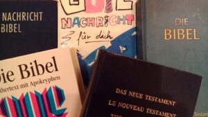 Verschiedene Übersetzungen der Bibel